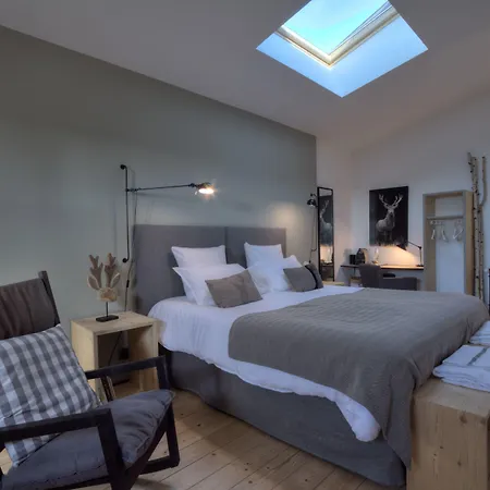 Le Carre 1705 Bed & Breakfast