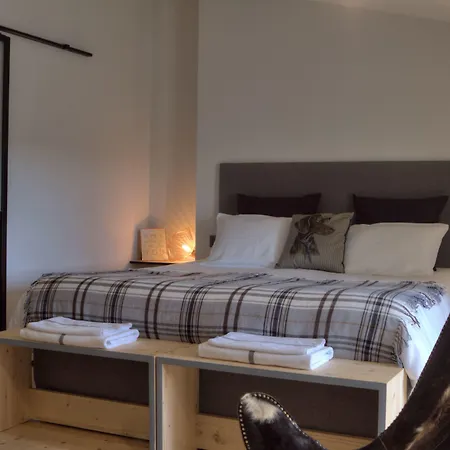 Le Carre 1705 Bed & Breakfast